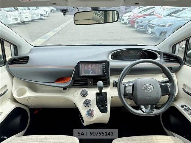Toyota SIENTA 2015-09 325966-1
