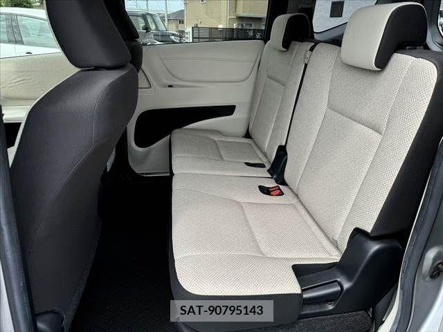 Toyota SIENTA 2015-09 325966-17