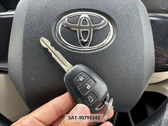 Toyota SIENTA 2015-09 325966-22