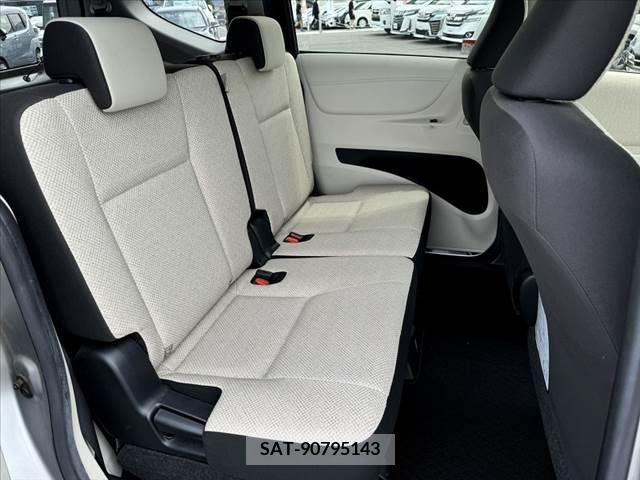 Toyota SIENTA 2015-09 325966-16