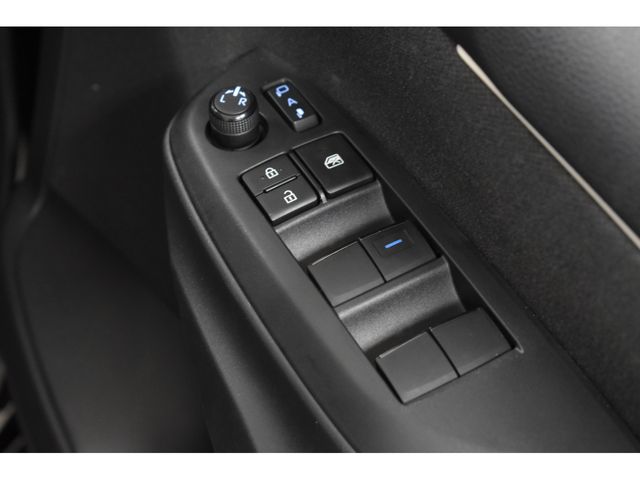 Toyota YARIS 2020-06 8038-11