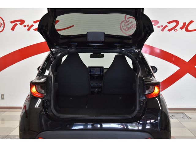 Toyota YARIS 2020-06 8038-4