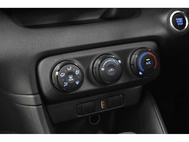 Toyota YARIS 2020-06 8038-23