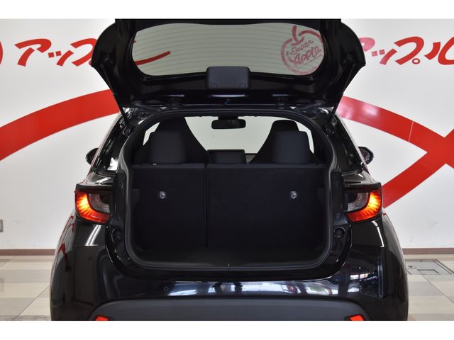 Toyota YARIS 2020-06 8038-3