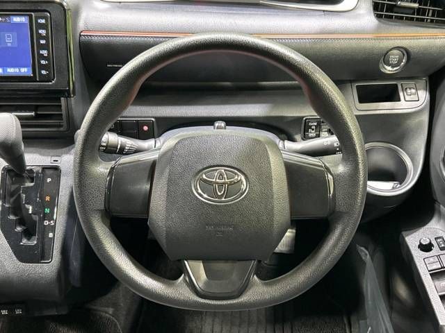 Toyota SIENTA 2018-10 193389-11