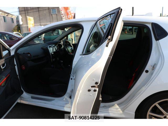 Renault LUTECIA 2017-03 223484-9