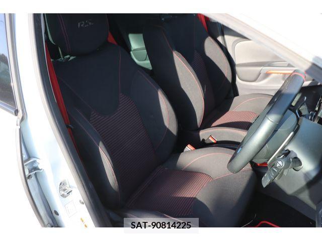 Renault LUTECIA 2017-03 223484-12