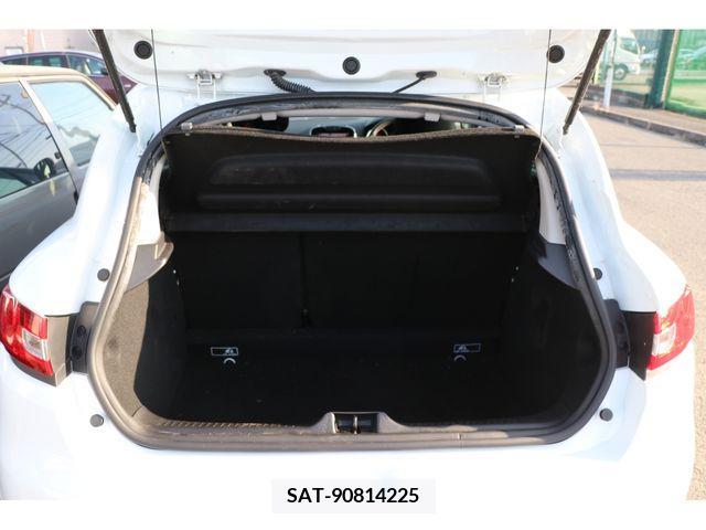 Renault LUTECIA 2017-03 223484-14