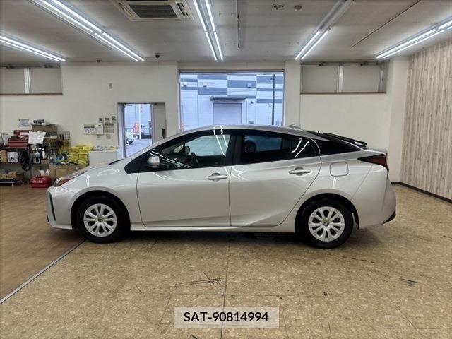 Toyota PRIUS 2021-02 375666-7