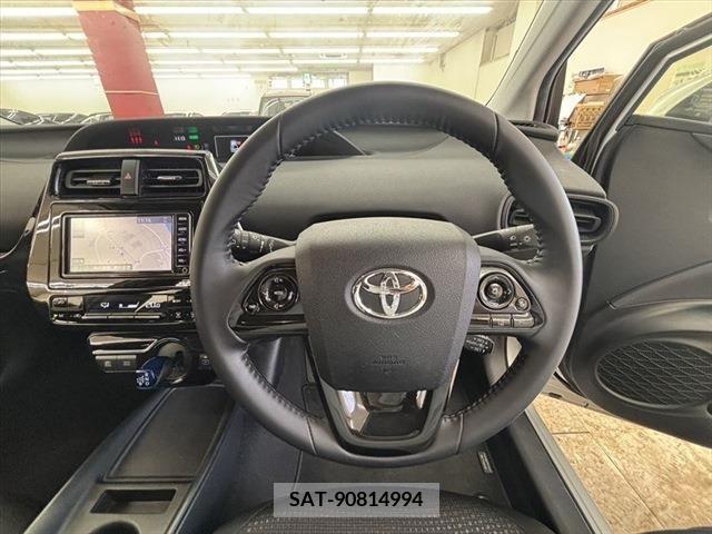 Toyota PRIUS 2021-02 375666-22