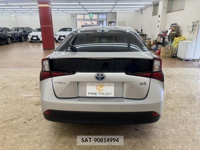 Toyota PRIUS 2021-02 375666-5