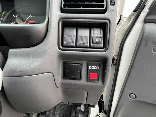 Mazda BONGO TRUCK 2017-07 13083-25