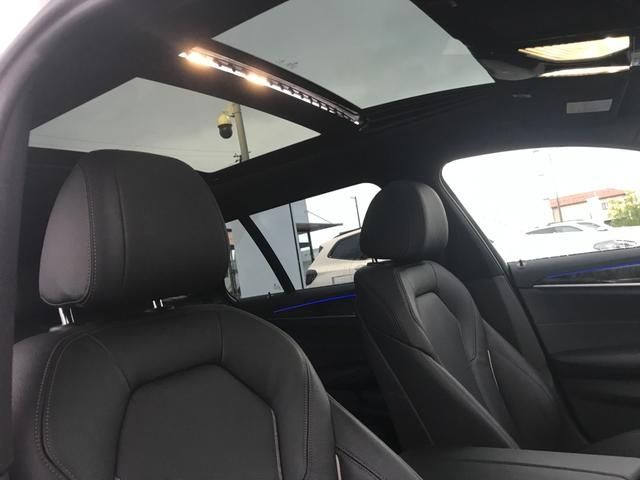 Bmw 5 SERIES 2018-03 8453-12
