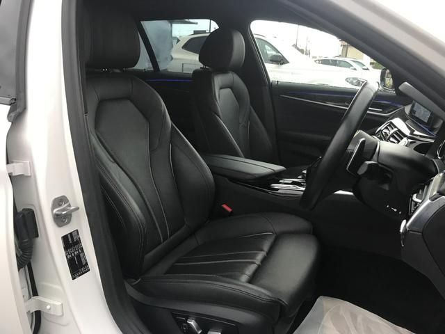 Bmw 5 SERIES 2018-03 8453-25