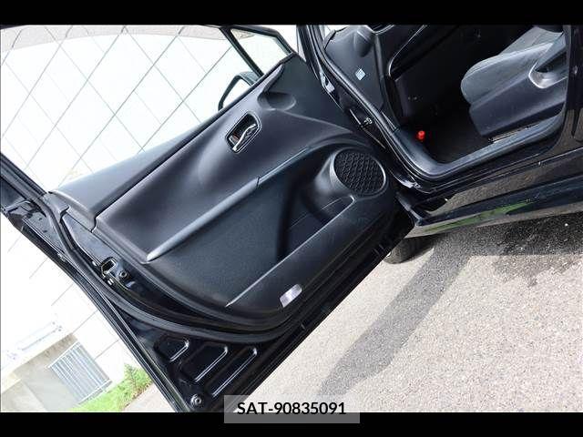 Toyota PRIUS 2016-09 386009-23