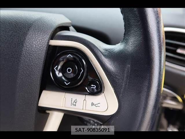 Toyota PRIUS 2016-09 386009-29