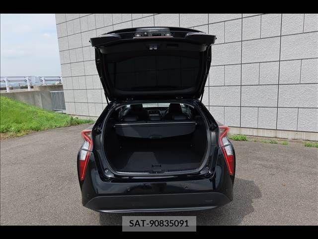 Toyota PRIUS 2016-09 386009-21