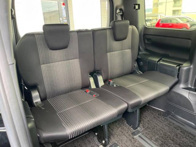 Toyota VOXY 2018-10 189138-11