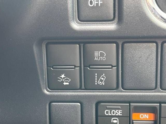 Toyota VOXY 2018-10 189138-4