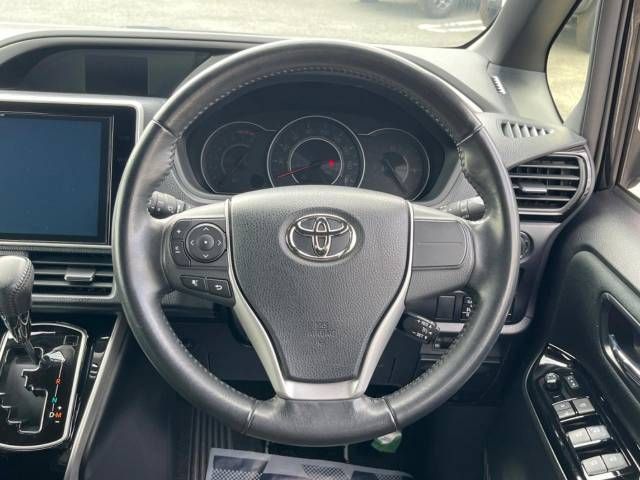 Toyota VOXY 2018-10 189138-13