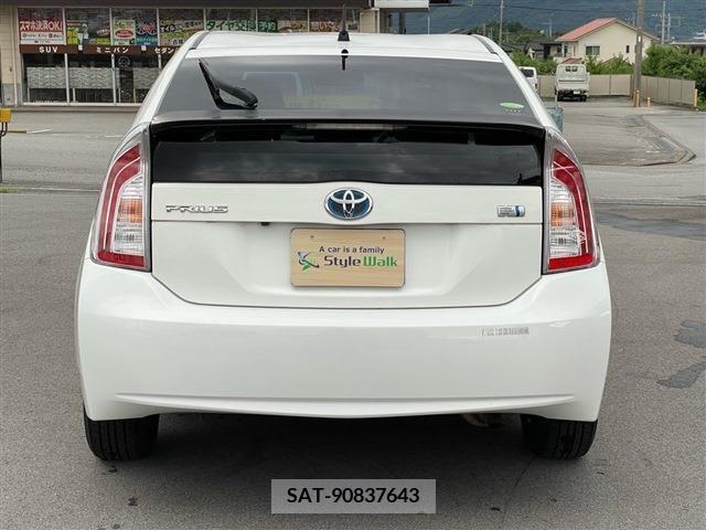 Toyota PRIUS 2012-06 385093-5