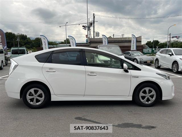 Toyota PRIUS 2012-06 385093-3