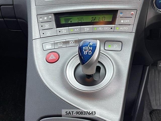 Toyota PRIUS 2012-06 385093-18
