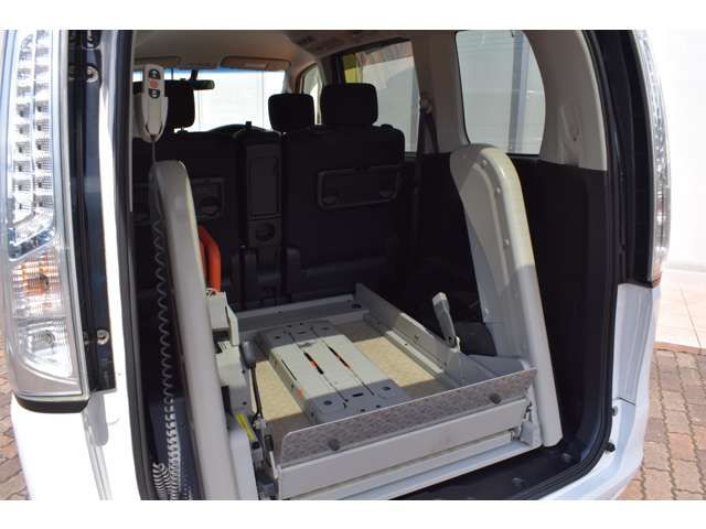 Nissan SERENA 2014-12 17856-5