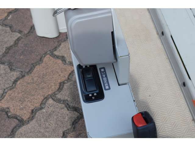 Nissan SERENA 2014-12 17856-8