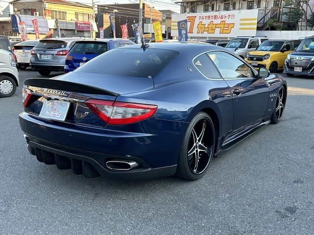 Maserati GRANTURISMO 2009-10 28591-4