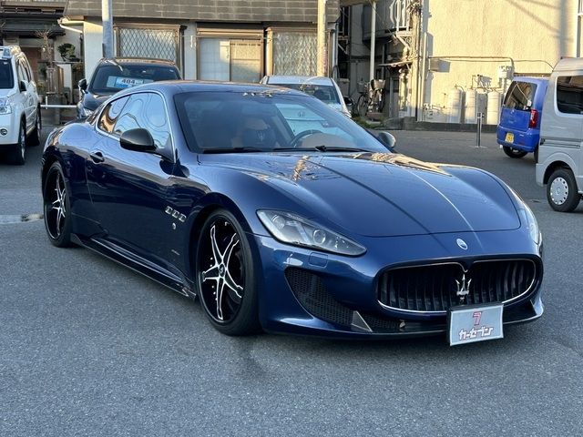 Maserati GRANTURISMO 2009-10 28591-2