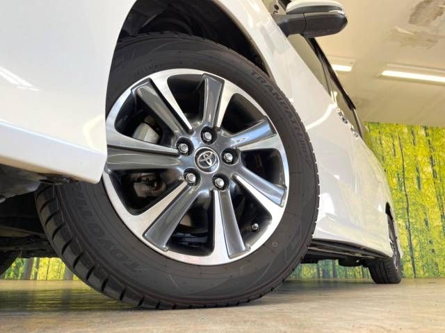 Toyota NOAH 2018-10 16017-9