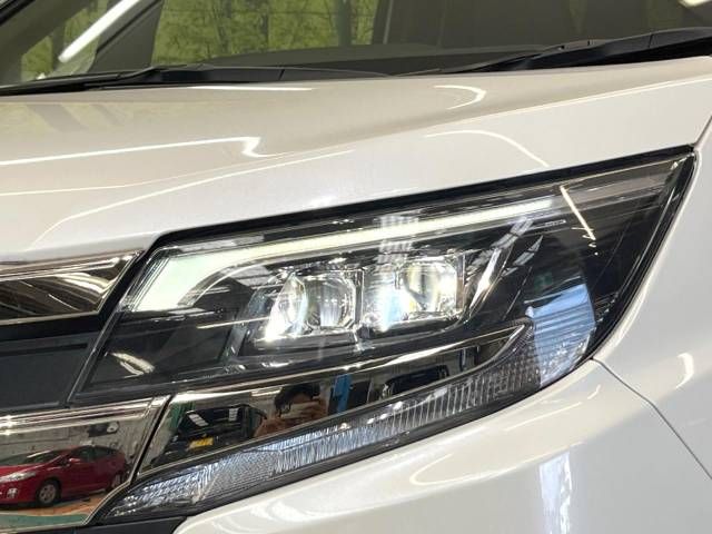 Toyota NOAH 2018-10 16017-8