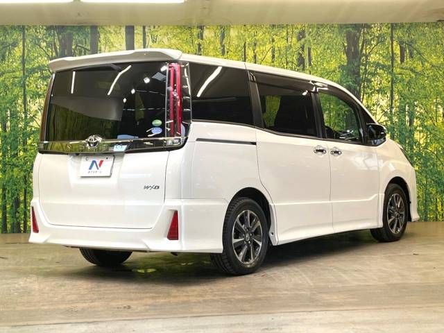 Toyota NOAH 2018-10 16017-18