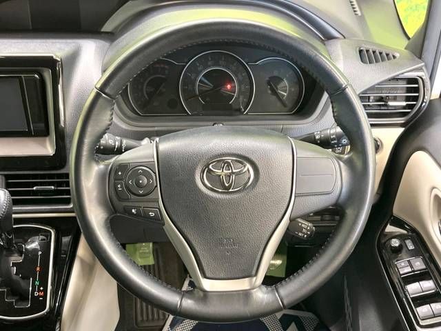 Toyota NOAH 2018-10 16017-14