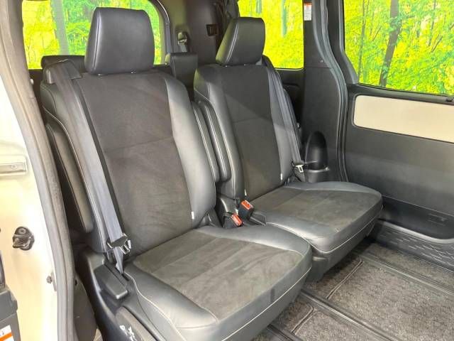 Toyota NOAH 2018-10 16017-11