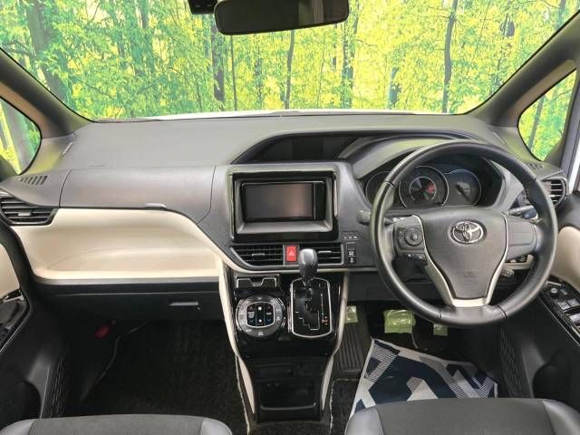 Toyota NOAH 2018-10 16017-1