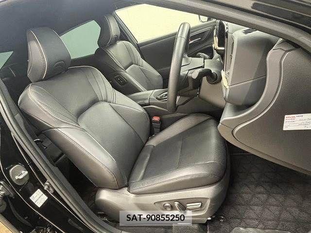 Toyota CROWN 2023-02 380575-4