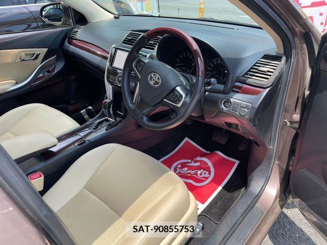 Toyota PREMIO 2018-01 386901-4