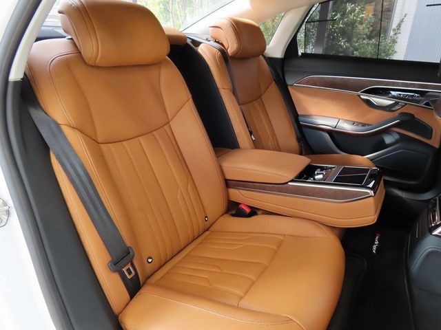 Audi A8 2022-08 9439-27