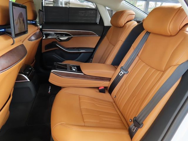 Audi A8 2022-08 9439-23