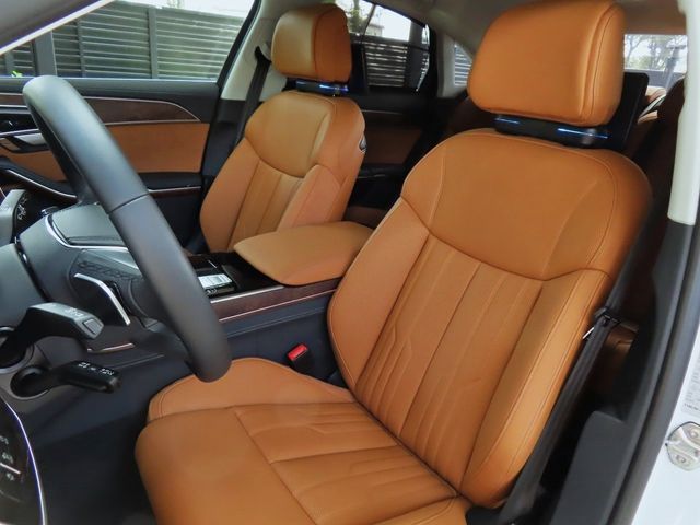 Audi A8 2022-08 9439-13