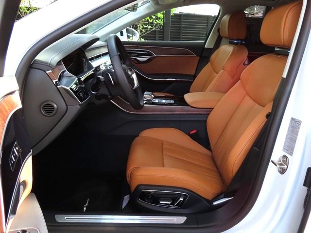 Audi A8 2022-08 9439-11
