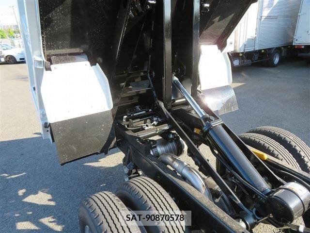 Mitsubishi CANTER 2024-02 263923-12