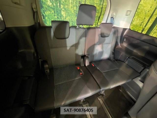 Toyota VOXY 2014-02 370311-10