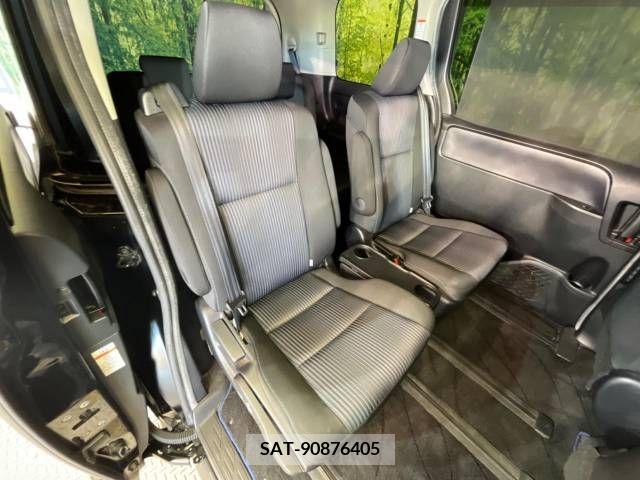 Toyota VOXY 2014-02 370311-9
