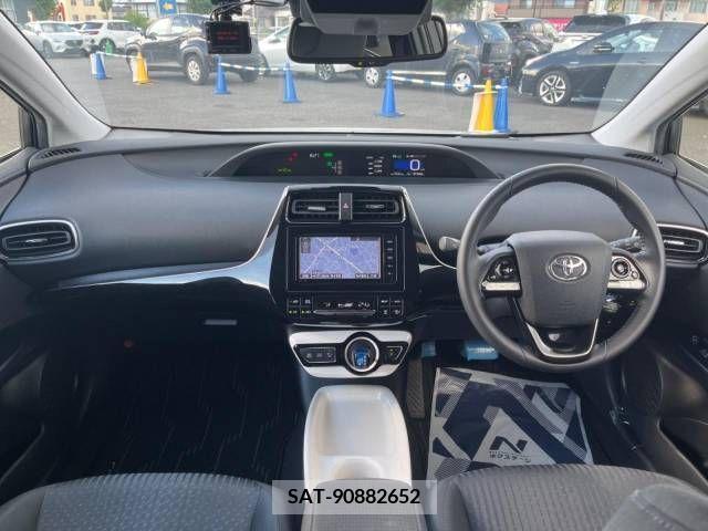 Toyota PRIUS 2015-12 393321-1