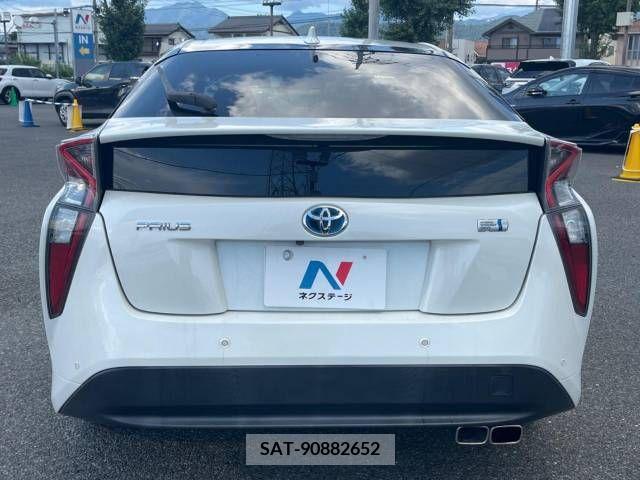 Toyota PRIUS 2015-12 393321-15