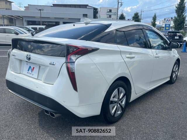 Toyota PRIUS 2015-12 393321-17