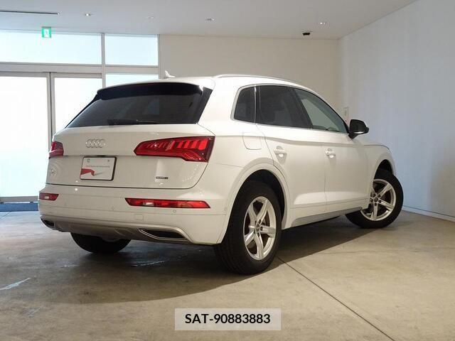 Audi Q5 2019-02 261301-1